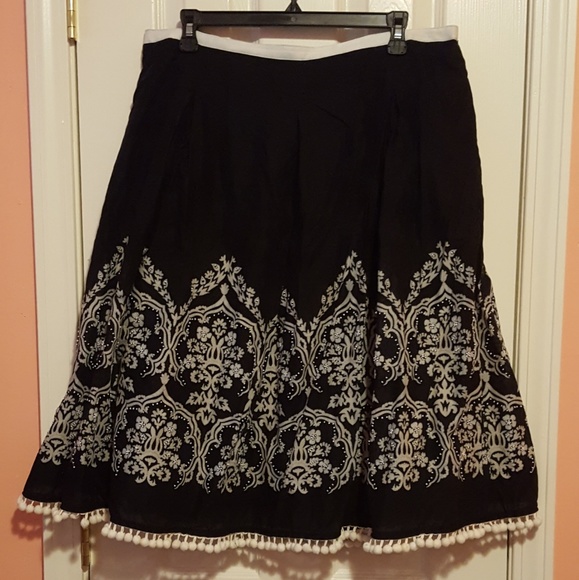 LOFT Dresses & Skirts - Lovely Loft black skirt with swish! Size 14